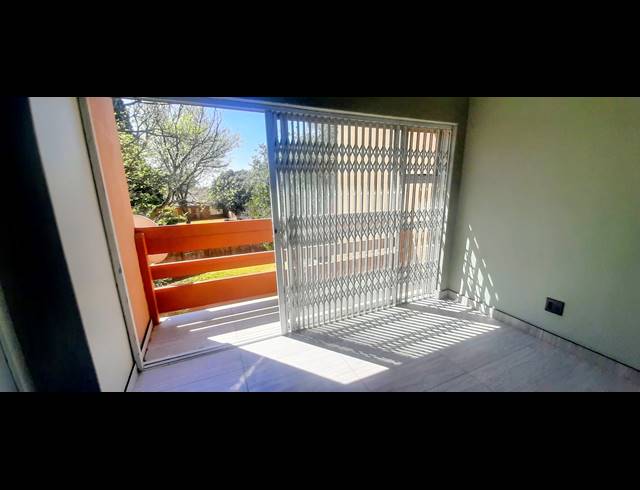 3 BEDROOM TOWNHOUSE FOR SALE IN BIRCH ACRES